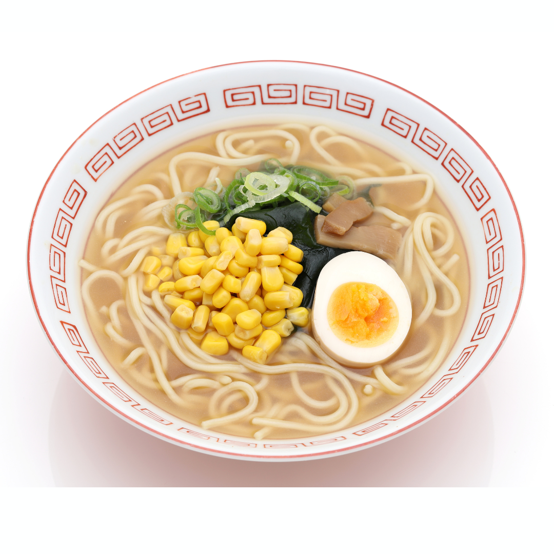 Authentisches originales japanisches Miso Ramen mit Ei, Menma, Wakame und Frühlingszwiebeln