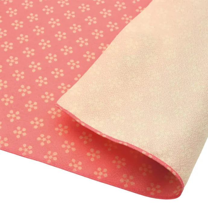 furoshiki tuch aus japan zum dekorativen verpacken von geschenken, zweiseitig verwendbar in fen farben pink mit blumenmuster und creme, 70x70cm.