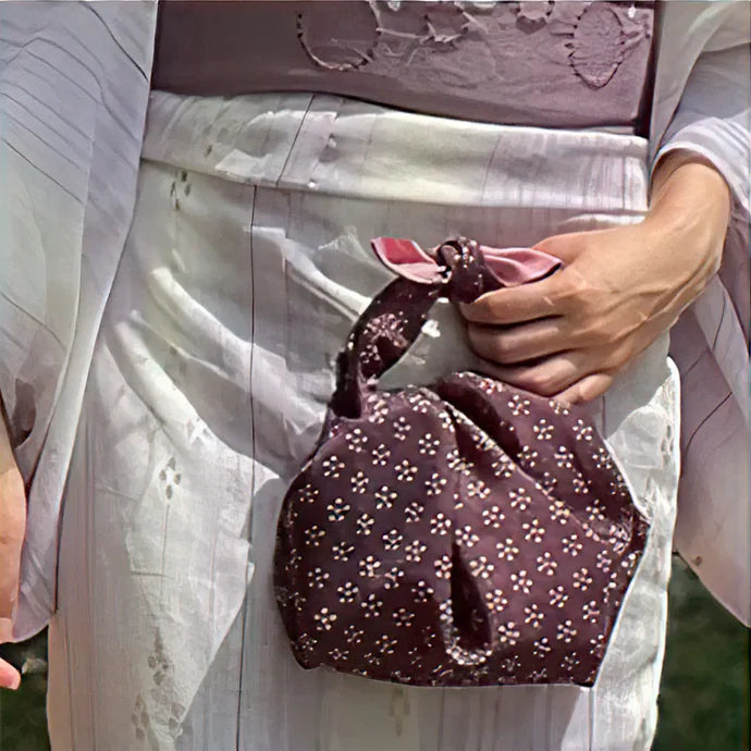 Reversible RamenStar Furoshiki Tasche aus Polyester mit Knotenmuster, ideal als Muttertagsgeschenk, inklusive Herzanhänger