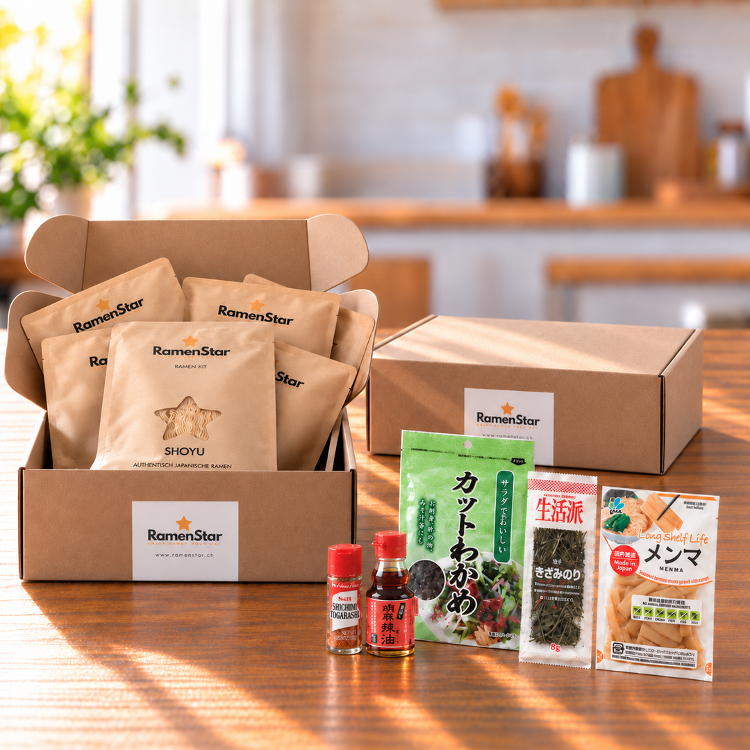 Ramen Pimp Kit mit zwei 6er-Ramen-Kits und fünf Toppings: Menma, Kizami Nori, Wakame, Shichimi Togarashi und Kuki Rayu