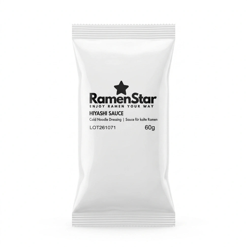 Nahaufnahme eines weißen RamenStar Hiyashi Sauce Sachets (60g), deutlich gekennzeichnet als &
